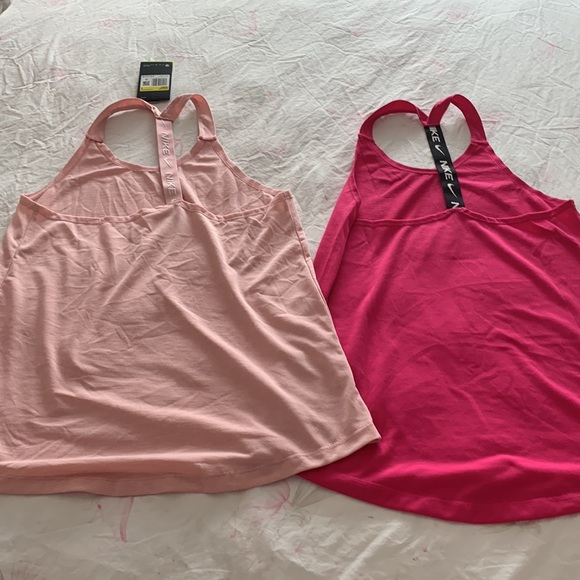 Nike women’s size small tank top! - Picture 3 of 3